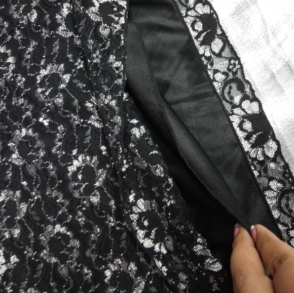 Amanda Smith Lace Top - Picture 6 of 7